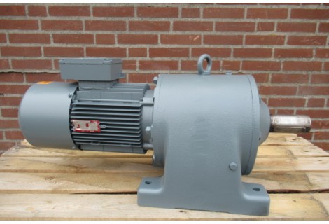 63 RPM 3 KW Asmaat 50 mm. Used.